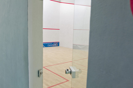 les courts de squash à Serre Chevalier